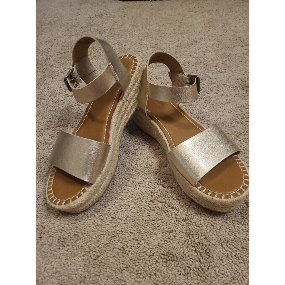 Universal Thread Metallic Gold Espadrille Platform Sandals